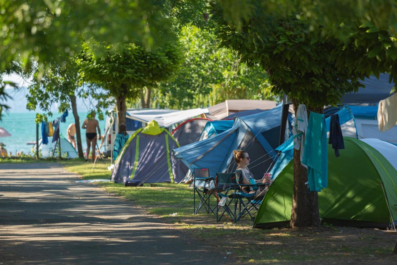 Aranypart Camping & Apartments Шиофок Экстерьер фото