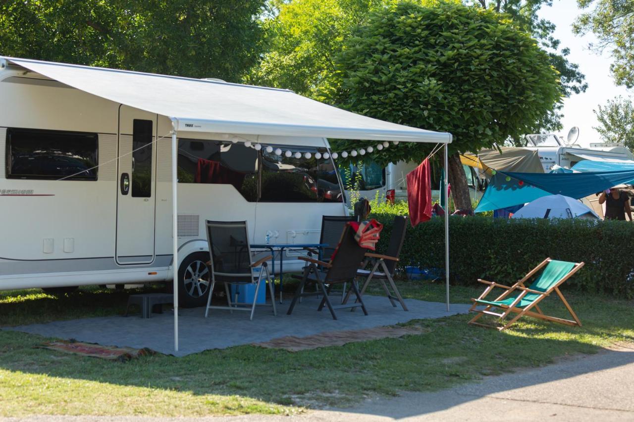 Aranypart Camping & Apartments Шиофок Экстерьер фото