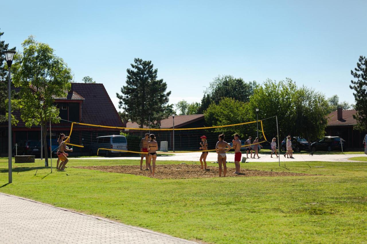 Aranypart Camping & Apartments Шиофок Экстерьер фото