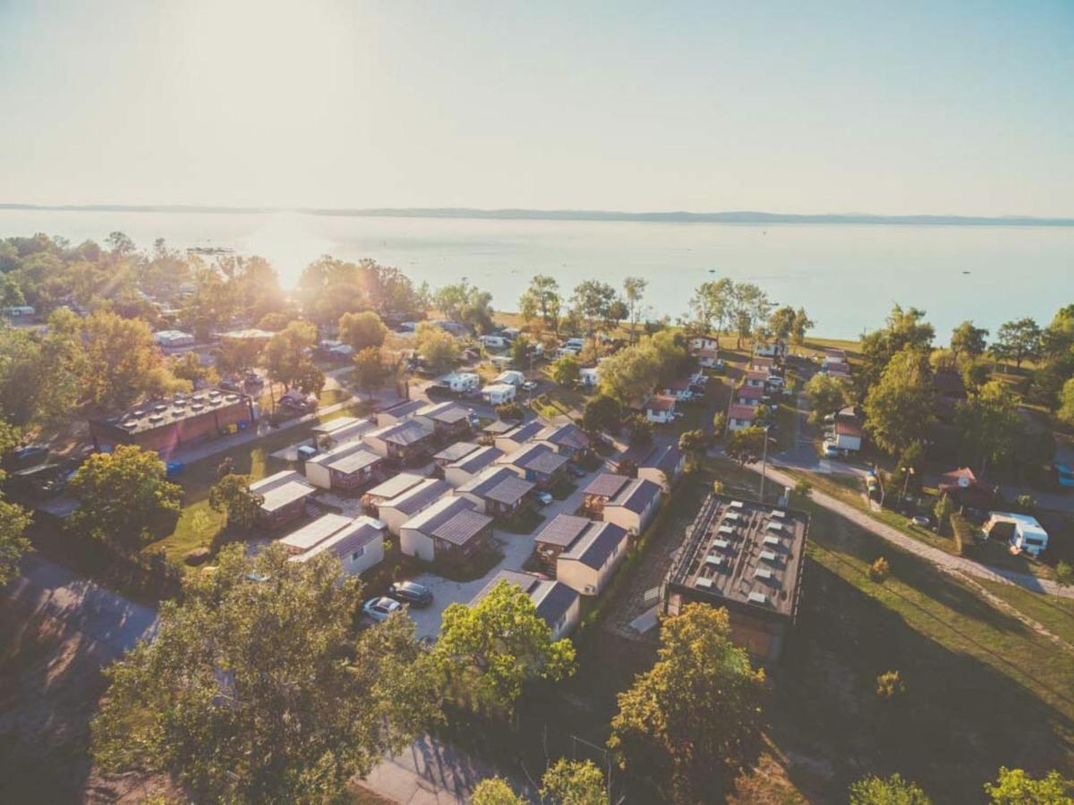 Aranypart Camping & Apartments Шиофок Экстерьер фото