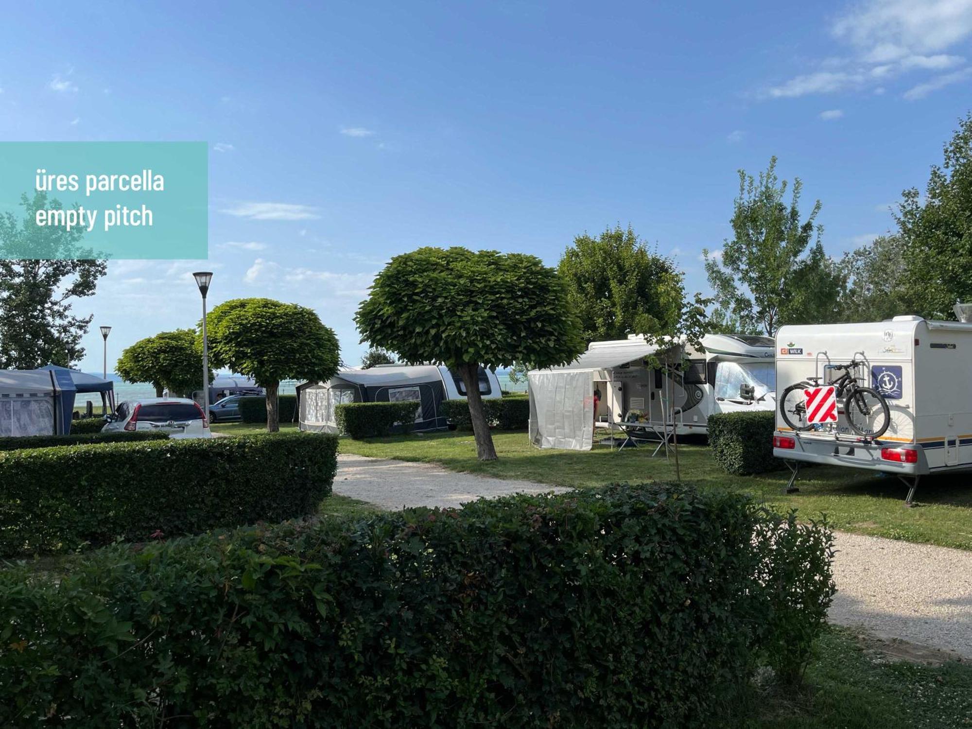 Aranypart Camping & Apartments Шиофок Экстерьер фото