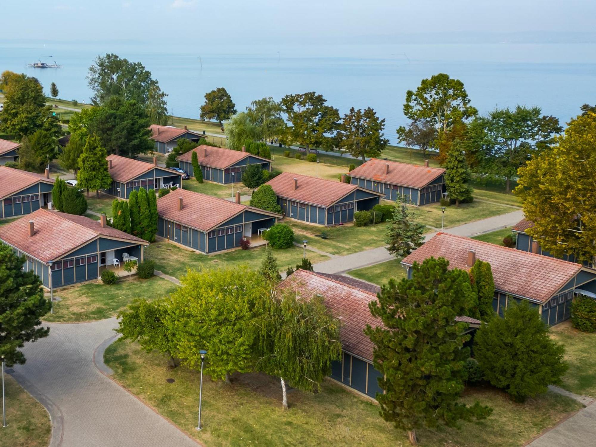 Aranypart Camping & Apartments Шиофок Экстерьер фото